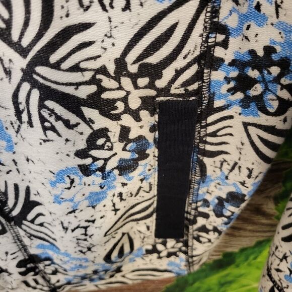 Allyson Whitmore Women's weekend jacket size : medium blue/white floral Pre-own - Picture 4 of 7